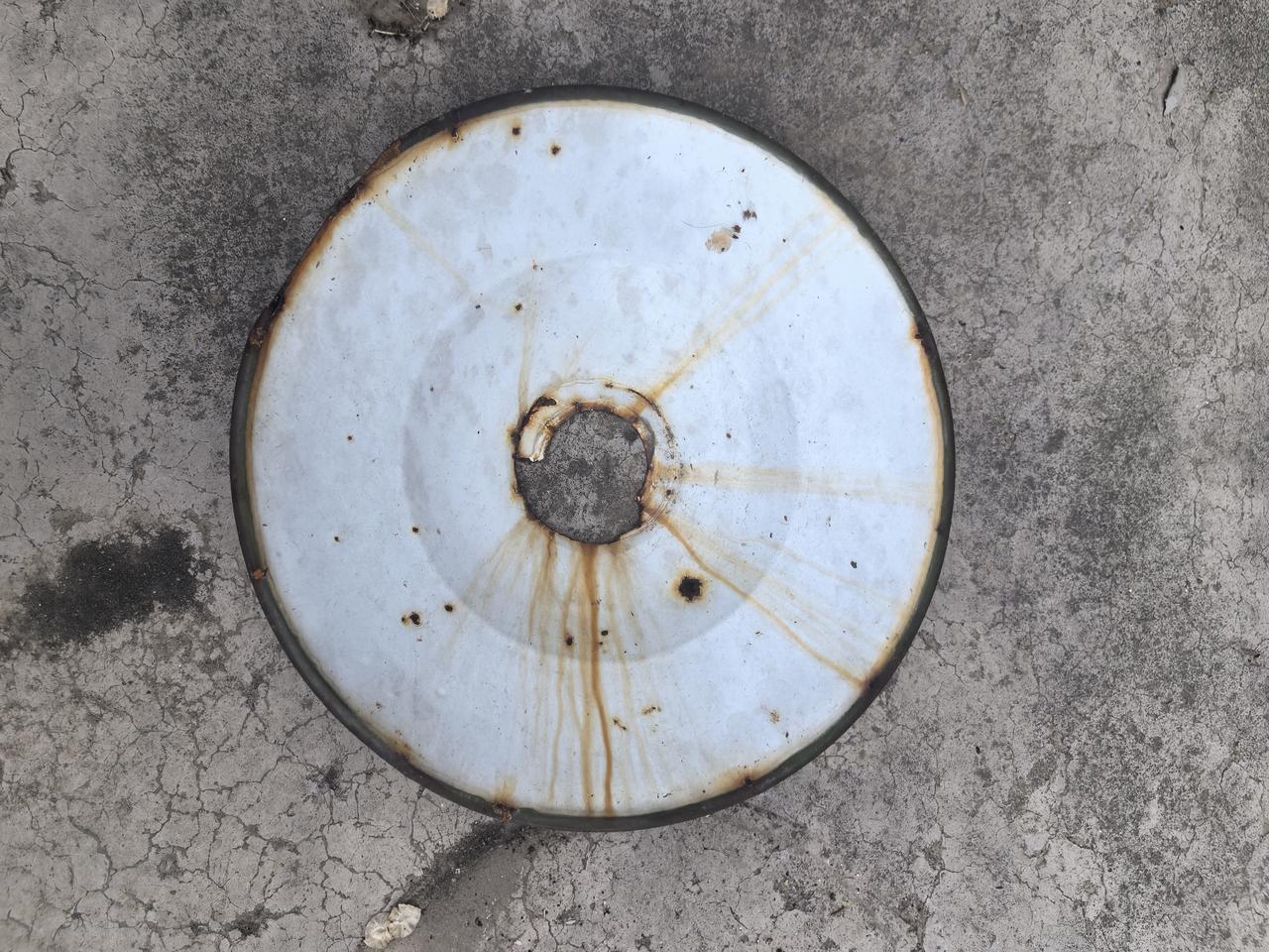 今天在晋南农村的地面上发现了一个奇怪的物品，看看知道这是什么吗？