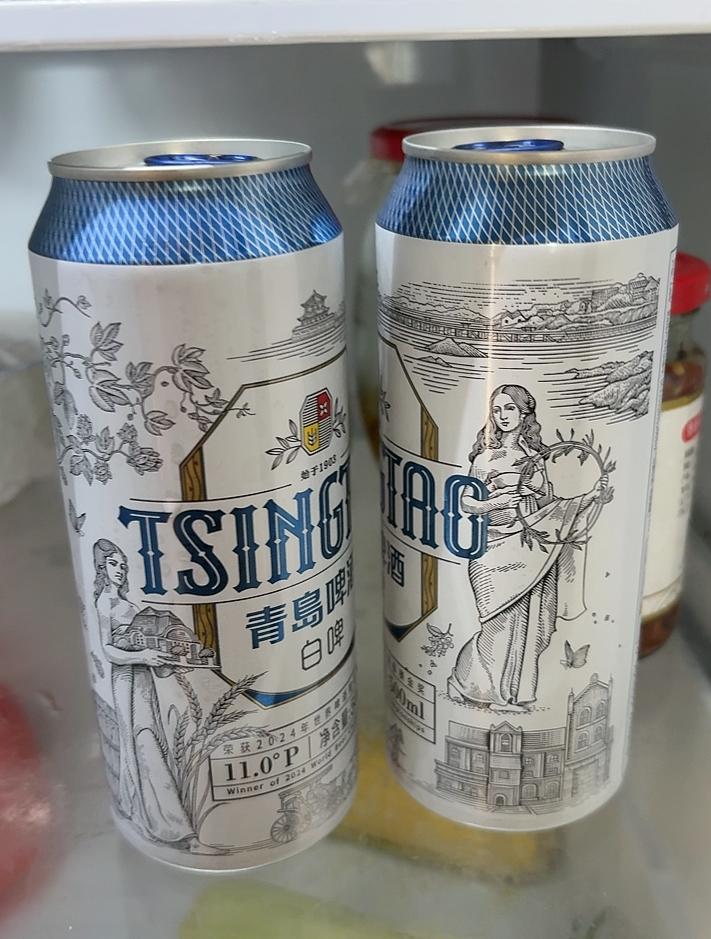 最下啤酒的十道小菜1，油炸花生米油炸完以后，在花生米表面洒一些细盐，口感绝了