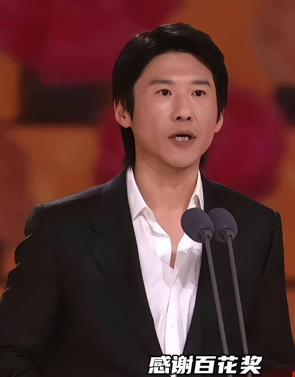 明眼人其实都看得出来，王骁真的太不对劲了。他都已经48岁了，难道没人告诉他，拿了