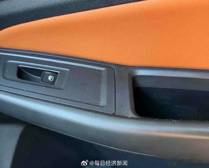 一汽大众回应空调喷粉【速腾“喷粉”遭投诉，车主称“只能用胶带把出风口封住”，宝来