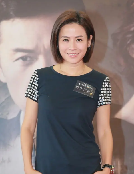 主持人问55岁的宣萱："你为什么一直都不结婚？"宣萱说："我认为可以谈恋爱，但不