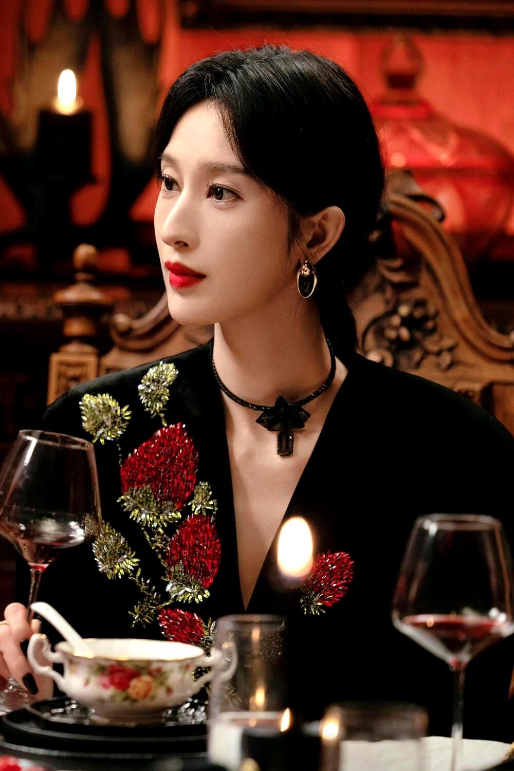 终于知道，张俪为什么一直不火了？以前看她演的那些都市剧，总觉得她演的都是