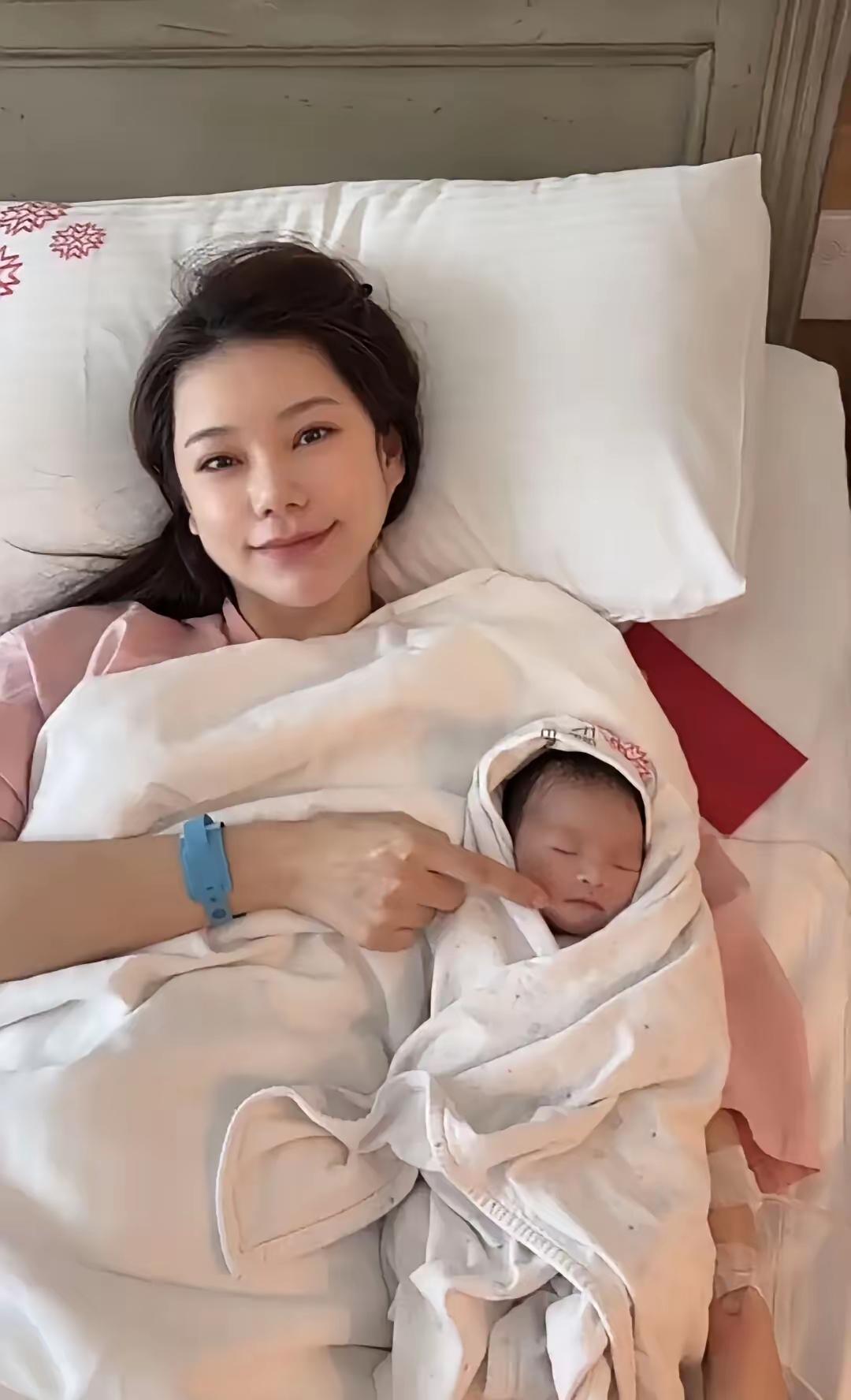 汪小菲的儿子出生了