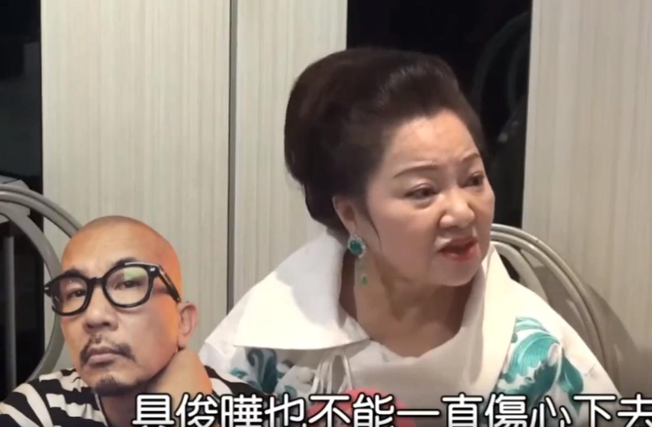 有不少台湾艺人站出来替具俊晔说话说什么具俊晔太深情了，应该早点走出来，不要一