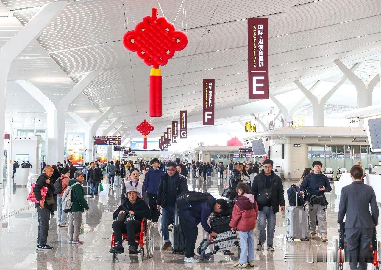 创历史新高！西安机场2026春运圆满收官，单日客流刷新纪录春运期间，机场累计