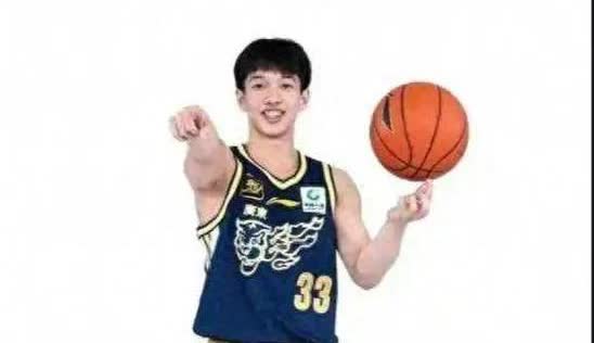 广东宏远俱乐部未来首发五虎。杨溢:2006年出生，