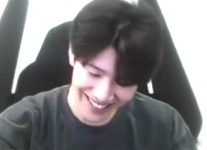 shy哥可以多打两年么，现在的比赛各有千秋，但还是差了一股shy哥独一道的味道