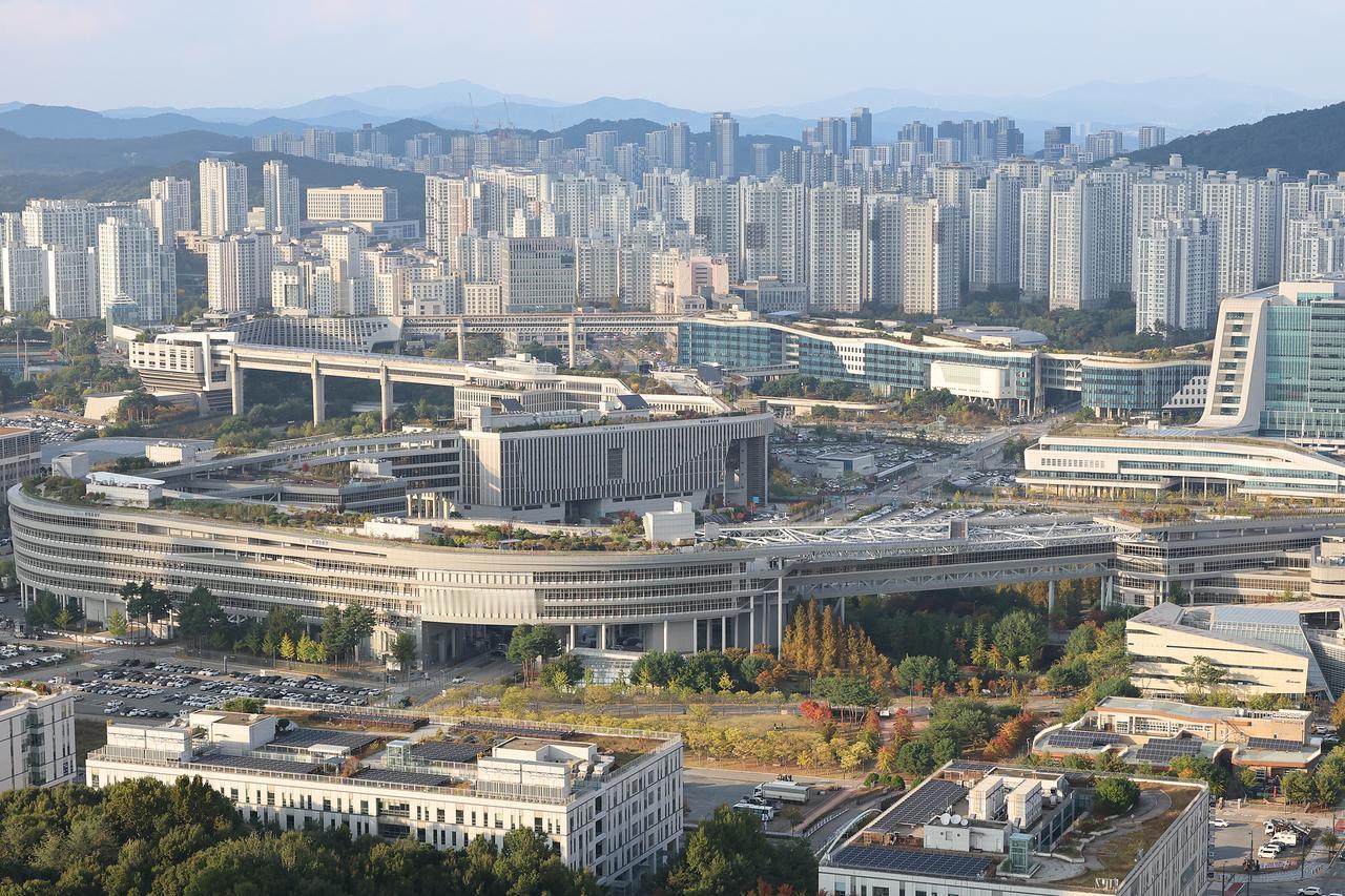 韩国这盘迁都棋下了24年，换了5任总统，钱越花越多，事越办越僵。李在明这次抛