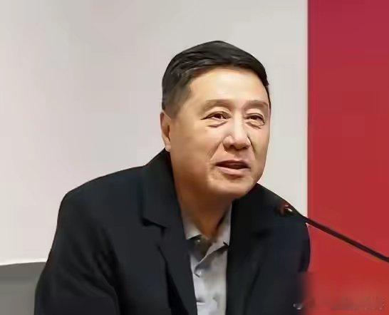瘫痪时，发妻端屎端尿伺候半年，他刚站起来，就把北京两套房、全部存款和儿子都给了她