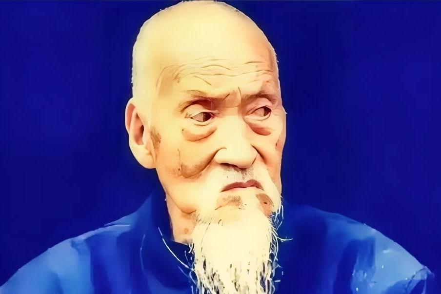 太行山绝壁上，一个人，被十四个日军围死。枪口对准后脑勺的那一刻，司凤梧没有跪下，