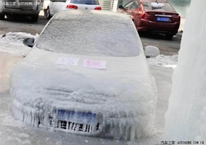 惊掉下巴！东北冬天的狠活：能把车漆冻到集体“跑路”！家人们！谁能想到东北的冬