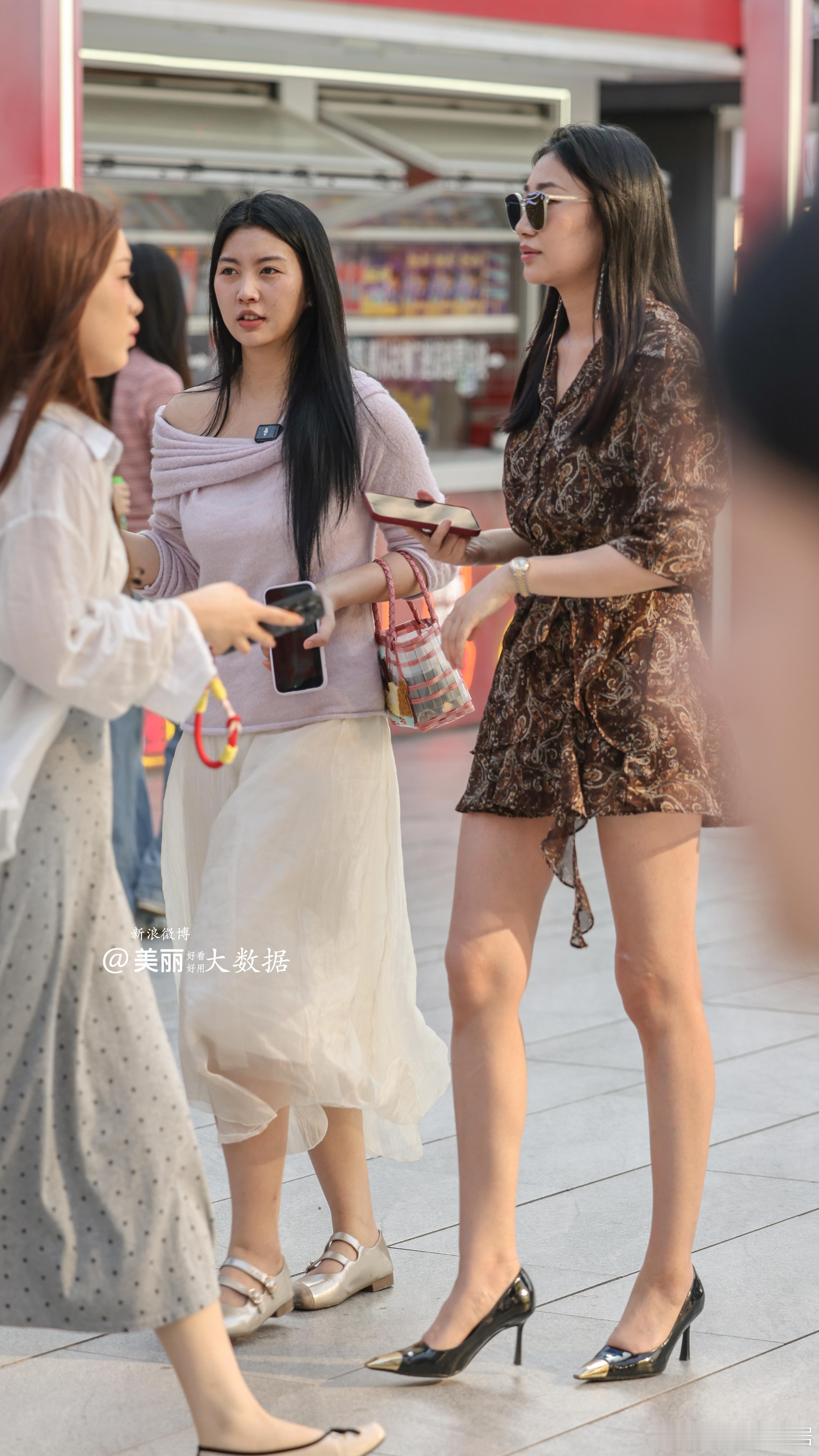 自然的街拍的瞬间。