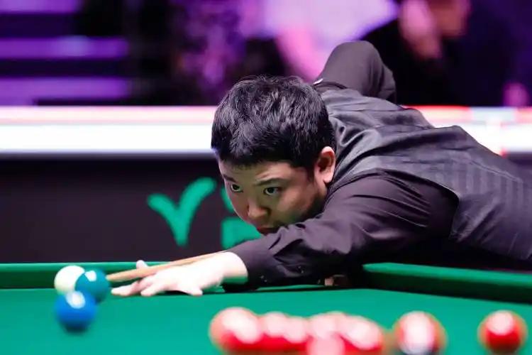 刚刚结束了一场斯诺克世界大奖赛首轮比赛的较量，世界排名第23位的张安达，状态火热