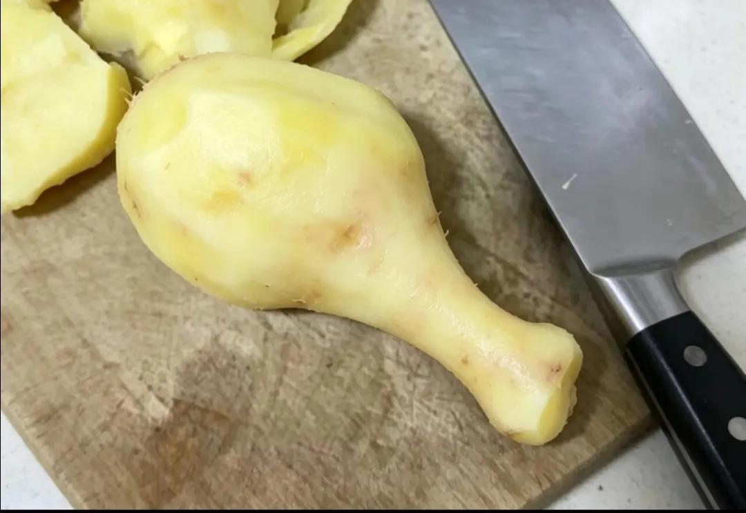 发工资了有点舍不得花，炸个鸡腿补补吧！
