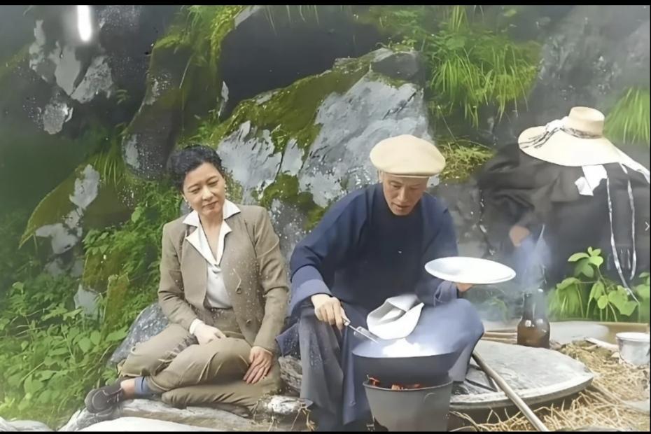 分享你的今日感悟这两张照片把我搞晕菜了！同一个时间、同一个地点、同样两个人，宋美