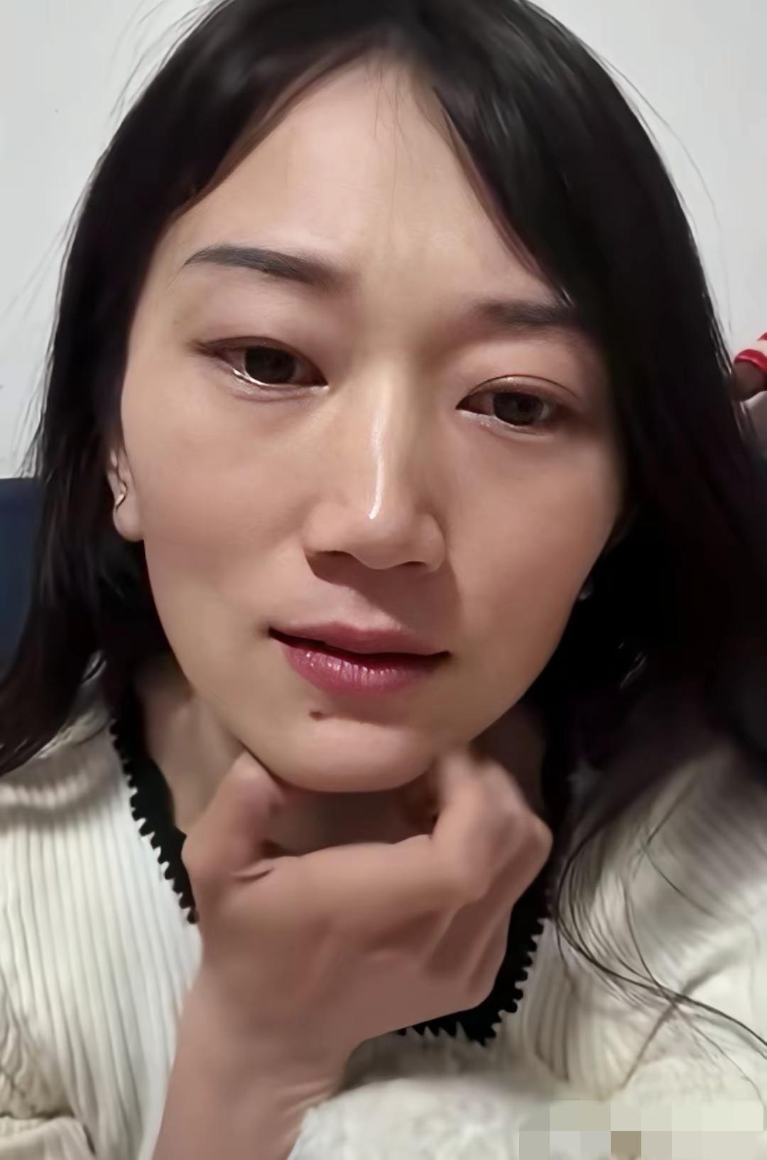 厉怀远的婚姻谁也劝不动了，是铁了心了。厉怀远能够不要儿子的抚养权，这怎么说也是