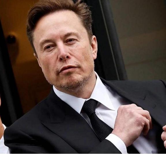 美国被彻底震慑？外国记者问：美国拥有的核弹头可以摧毁世界1000次，难道中国人就