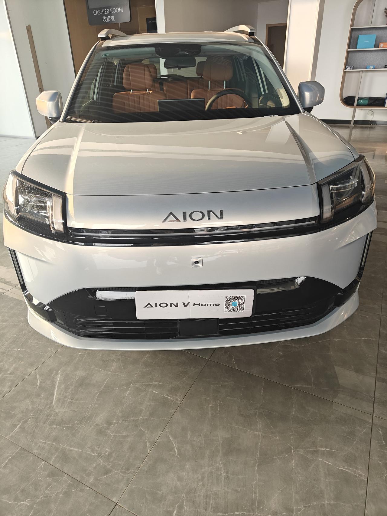 埃安V霸王龙这台车虽然之前在网络上看到过相关视频，但实车体验还是头一回。全程都是