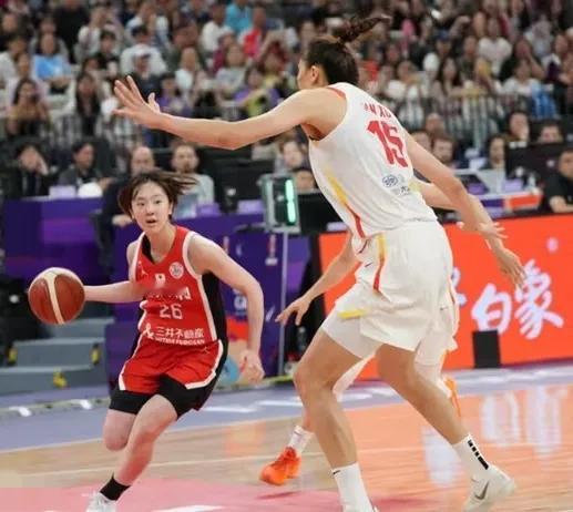 女篮亚洲杯，中国女篮81-90不敌日本女篮，无缘决赛。日本女篮球员田中心号称“