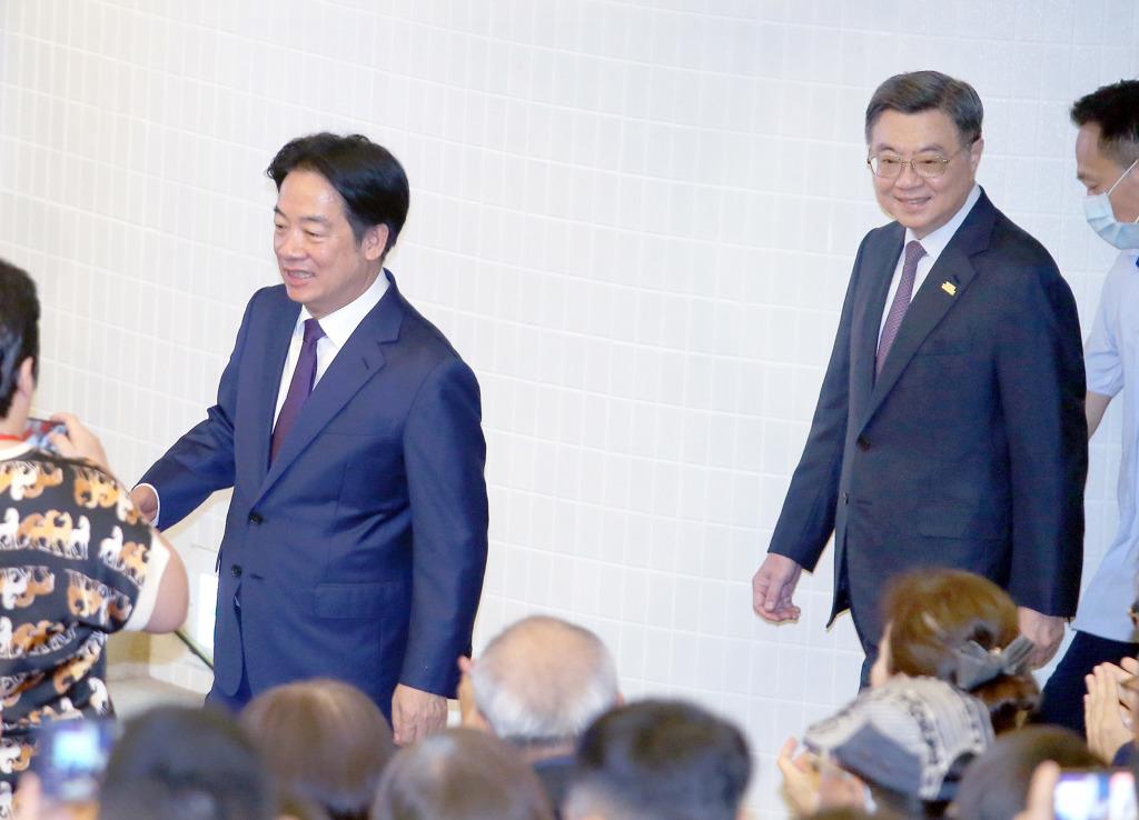 卓荣泰拒道歉轰台中“抢快公告”毒油粉专揭穿泼脏水剧本致癌油案延烧，事件刚爆