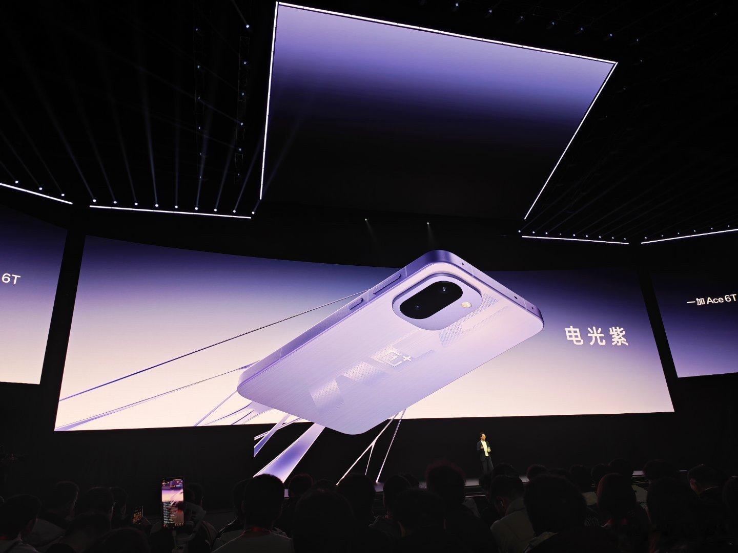 一加手机销量同比增长42.3%，2025年销量增速行业第一，这个增速确实很强，