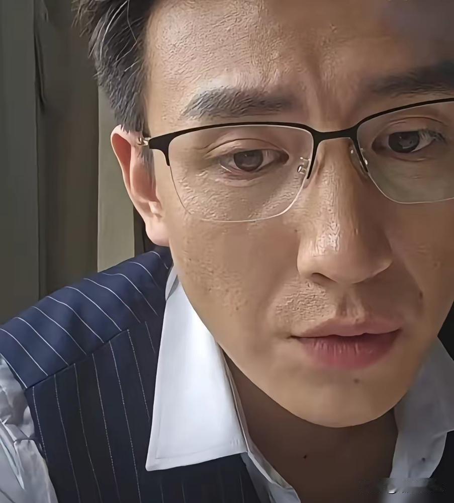 奉劝一句，演员的粉丝，千万别太把自己当回事。你家哥哥的路，有时候就是这么被你