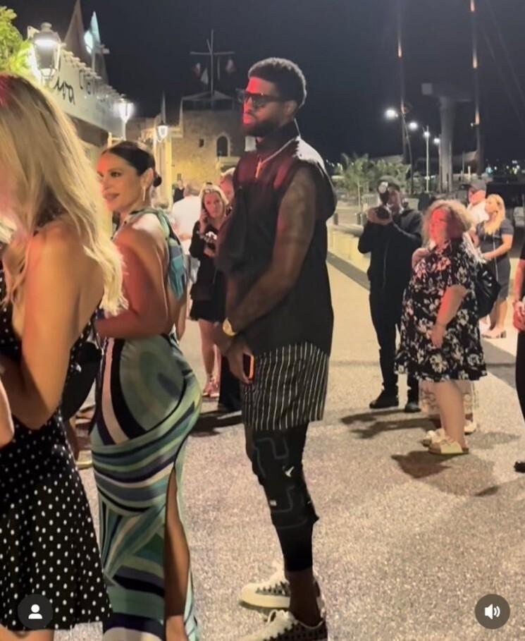 保罗•乔治命太好了。76人成了大怨种了。乔治和76人合同是4年大合同，这个赛