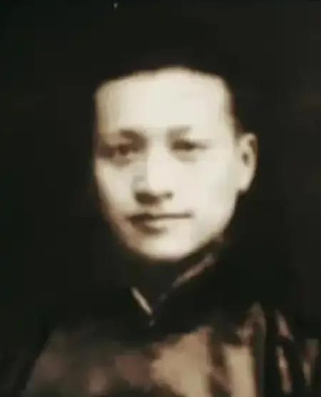 军统特工张金宝在暗杀了多个汉奸后被捕，汪伪76号特务队长吴四宝对他说：“张哥，你