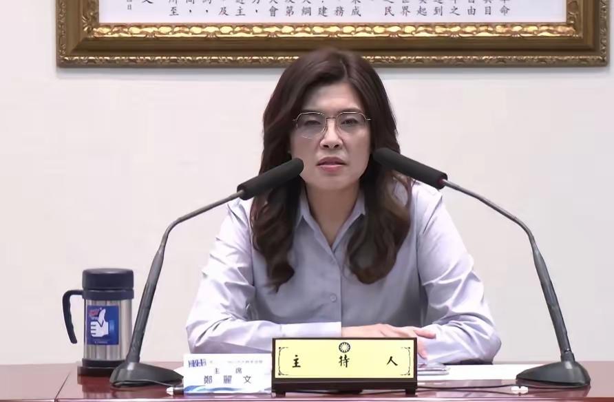 7月25日的台中党代表全代会，正在被一项提案“提前点燃”。台中多名党代表近期