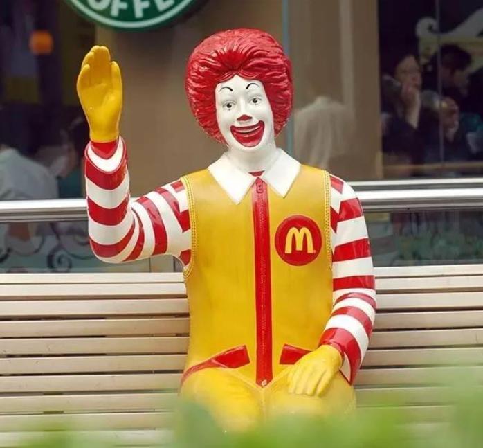 为什么现在没人提“外资撤离”“工业转移”“越印崛起”了？我说个案例大家就懂了！麦