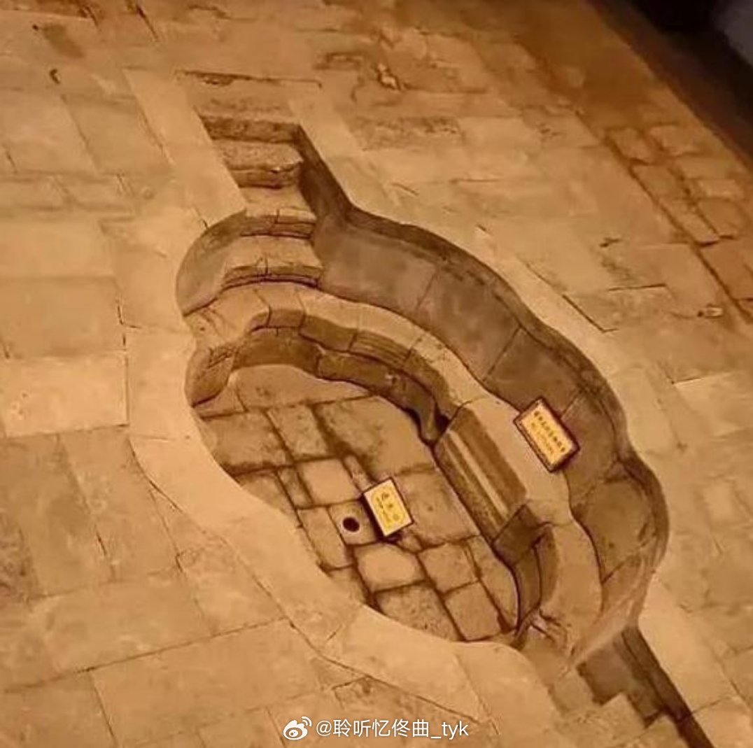 中国十大“坑人”景区：1、华清池（一口枯井）；2、少林寺（商业化气息浓厚)；