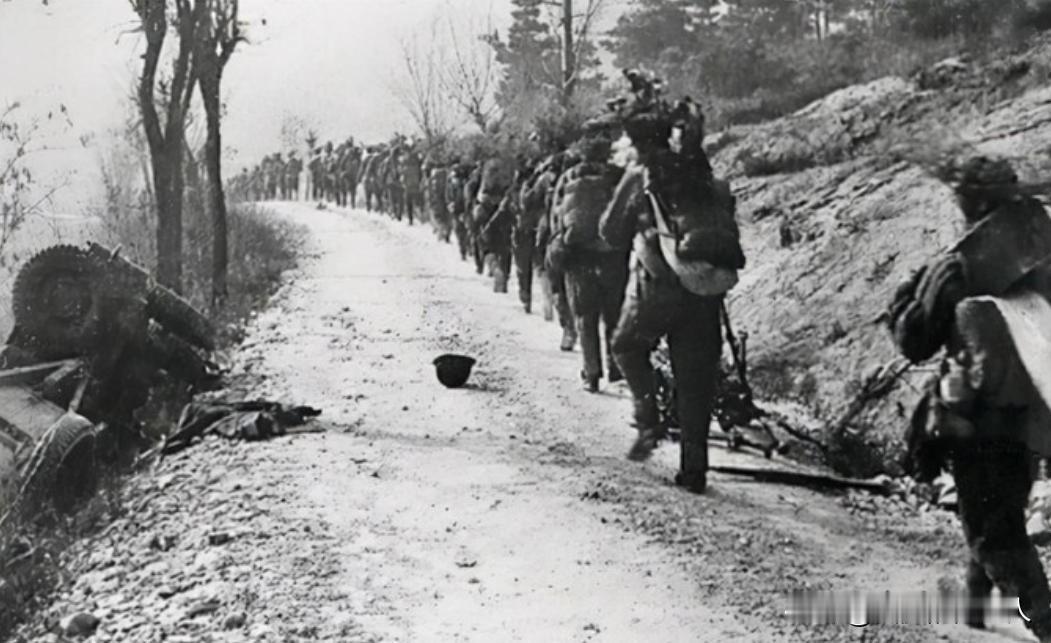1951年夏，志司正在召开“第五次战役总结会”，彭老总突然指着第58师师长，喊：