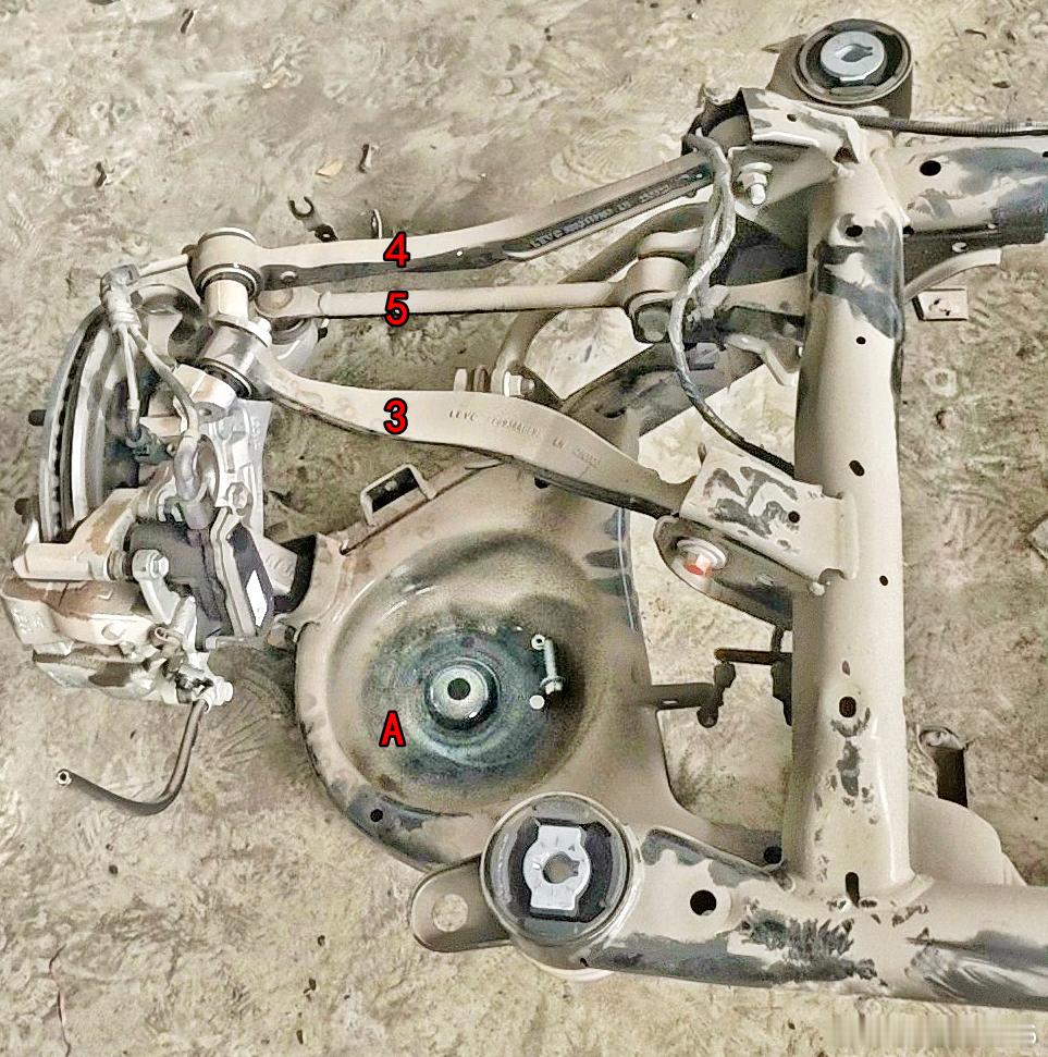 翼真L380.。。。第一次遇到在手边但是啥都拍不到的车。。。还好咸鱼上能看到。。