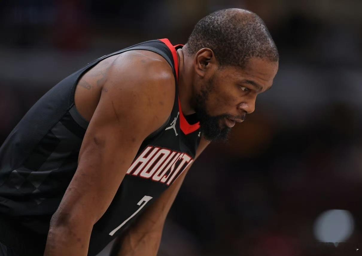 湖人火箭g5伤病名单出炉！湖人这边——里夫斯（腹斜肌拉伤）出战成疑！东契奇（腿筋