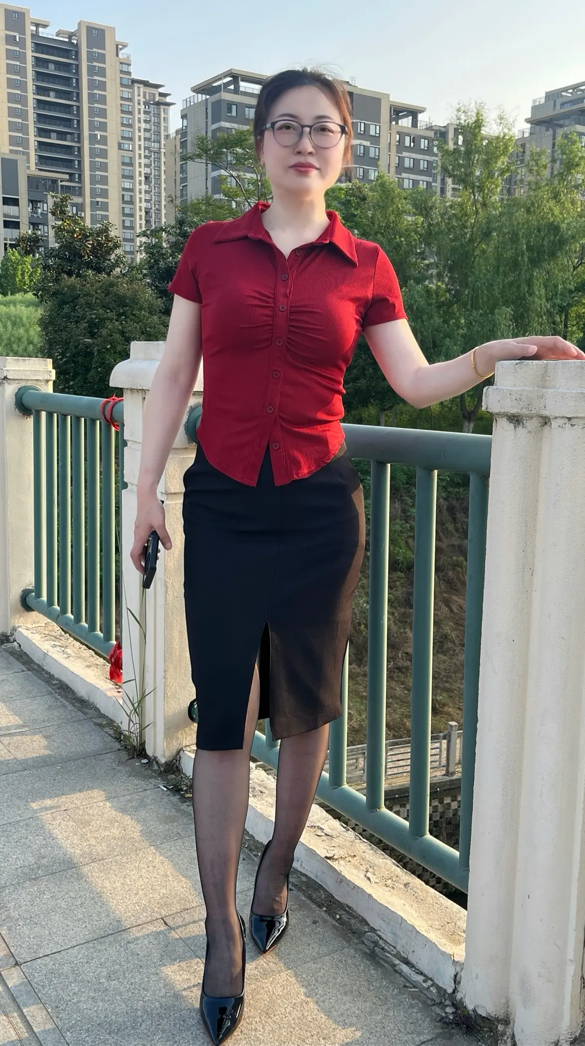 没有所谓的感同身受，真正能治愈自己的只有自己，不去抱怨，不怕孤独，努力...