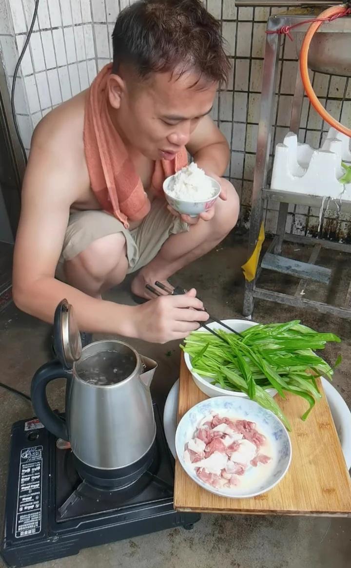 有人。
