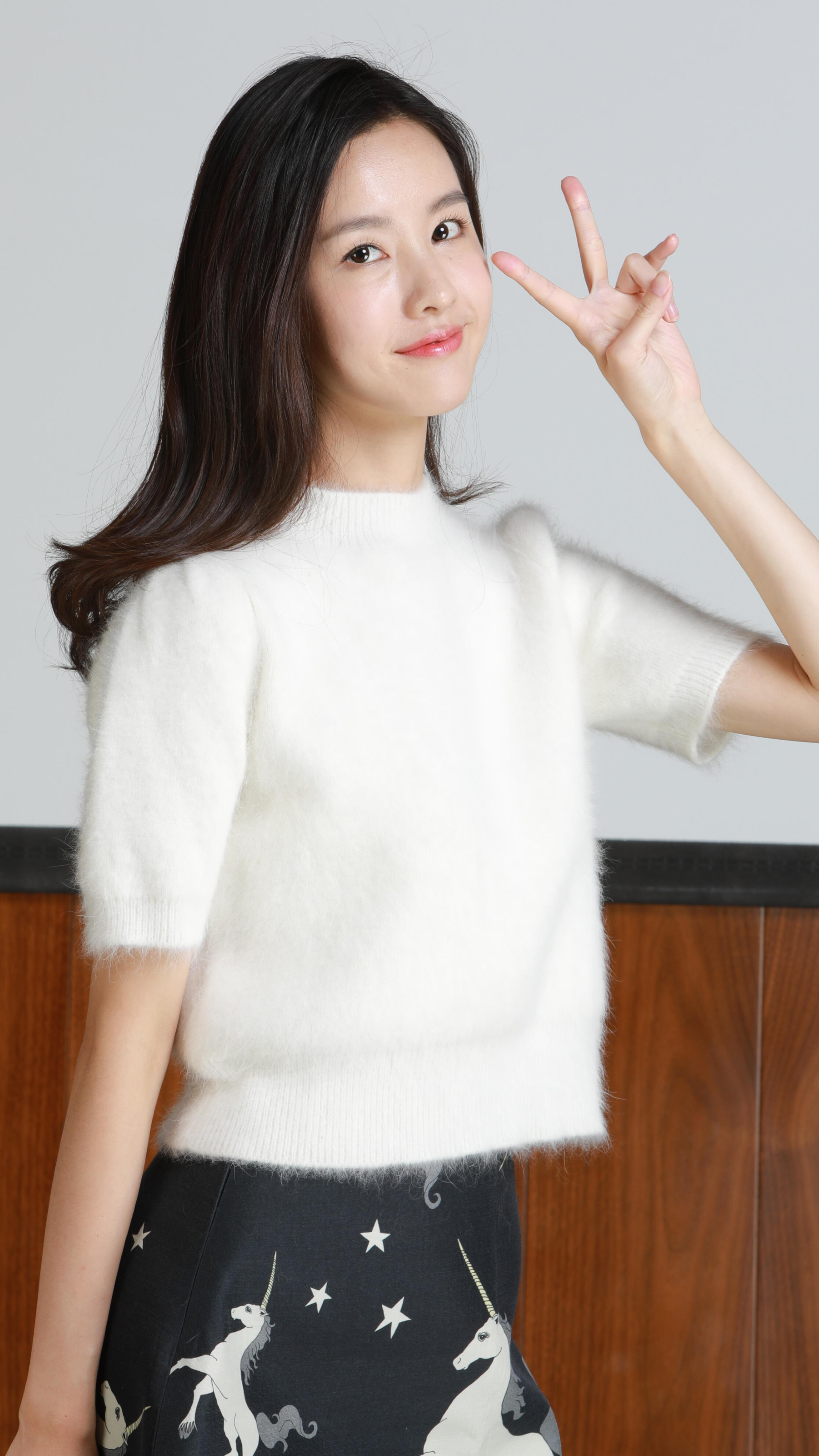 陈都灵棚拍定妆生图