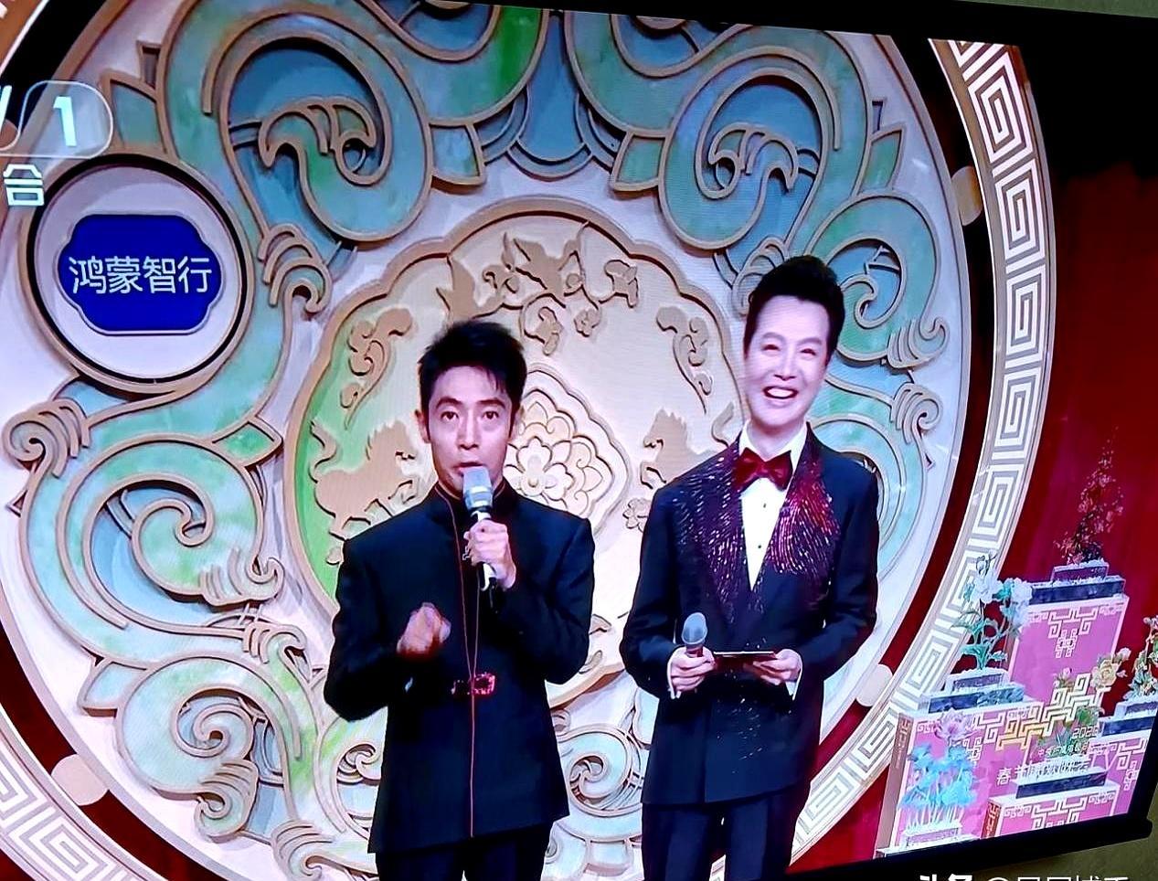 揭开了，于蕾连续四年把杨帆“摁”在分会场的真正原因。于蕾的刀法，稳准狠。她