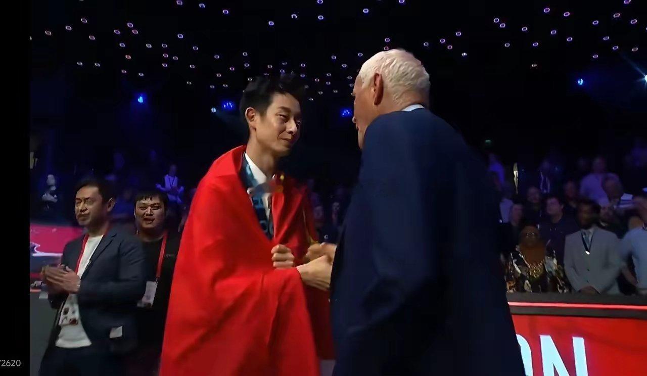 荣辱不惊，真正的大场面先生！“克鲁斯堡新王”吴宜泽发表获胜感言的场景，令我有“3