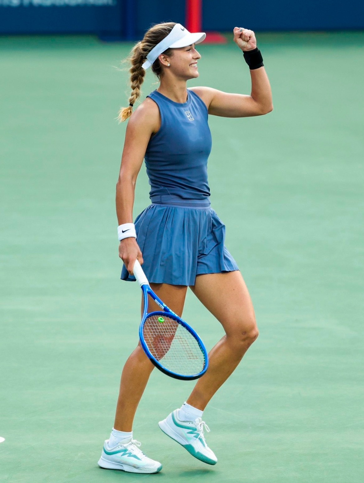 蒙特利尔WTA1000赛，卡林斯卡娅1-67-6(4)6-2逆转梅尔
