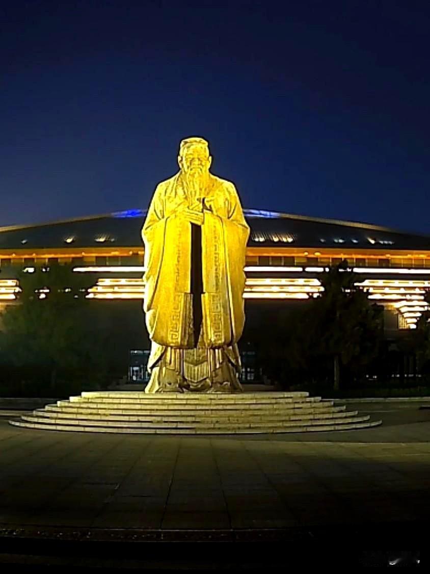 真的的该给纪委同志，发鸡腿了，这不，又逮住一位医院美女院长。青海海东市，中医院