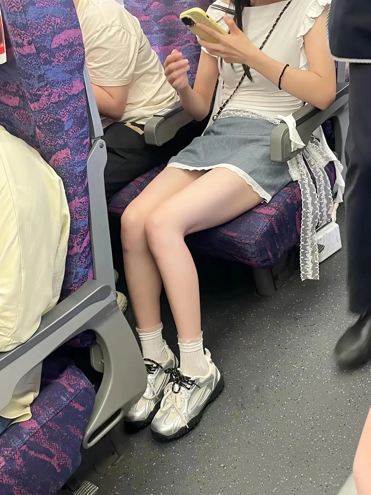 这双是什么鞋？感觉好漂亮哦！