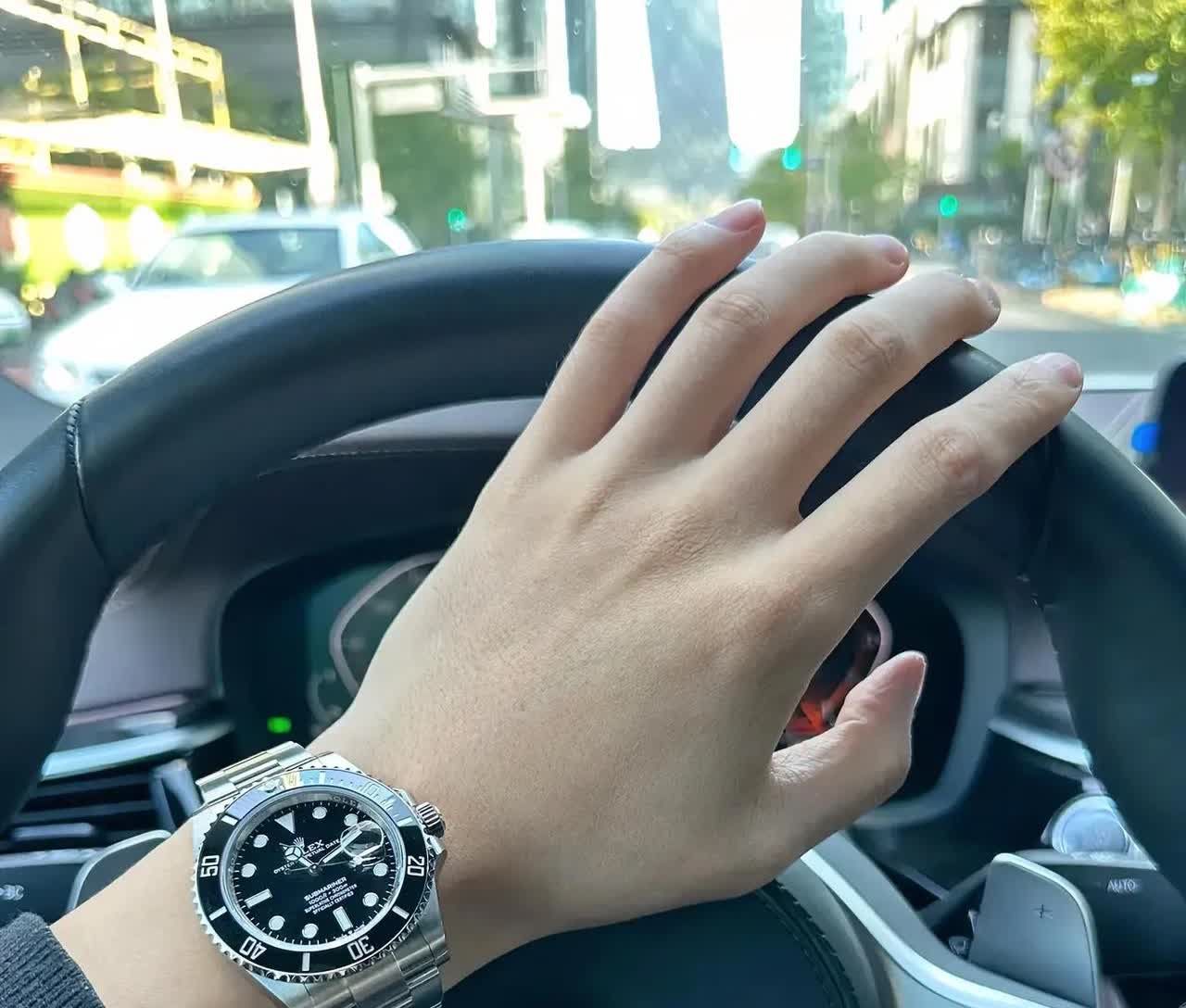 买车十选:1. 撑面子选：宝马，品牌响，操控好。2. 性价比之选