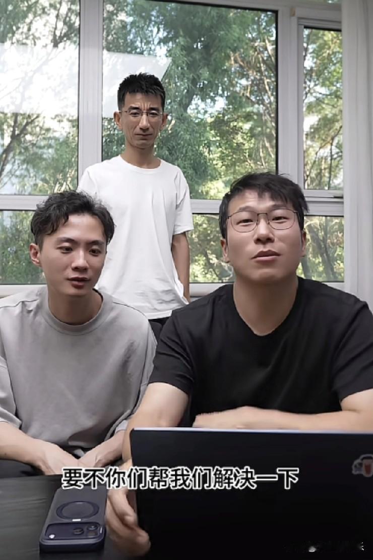 我说句不中听的话，大家可别喷我啊？这美丽明天不如改名美丽某天，直播一天能休一