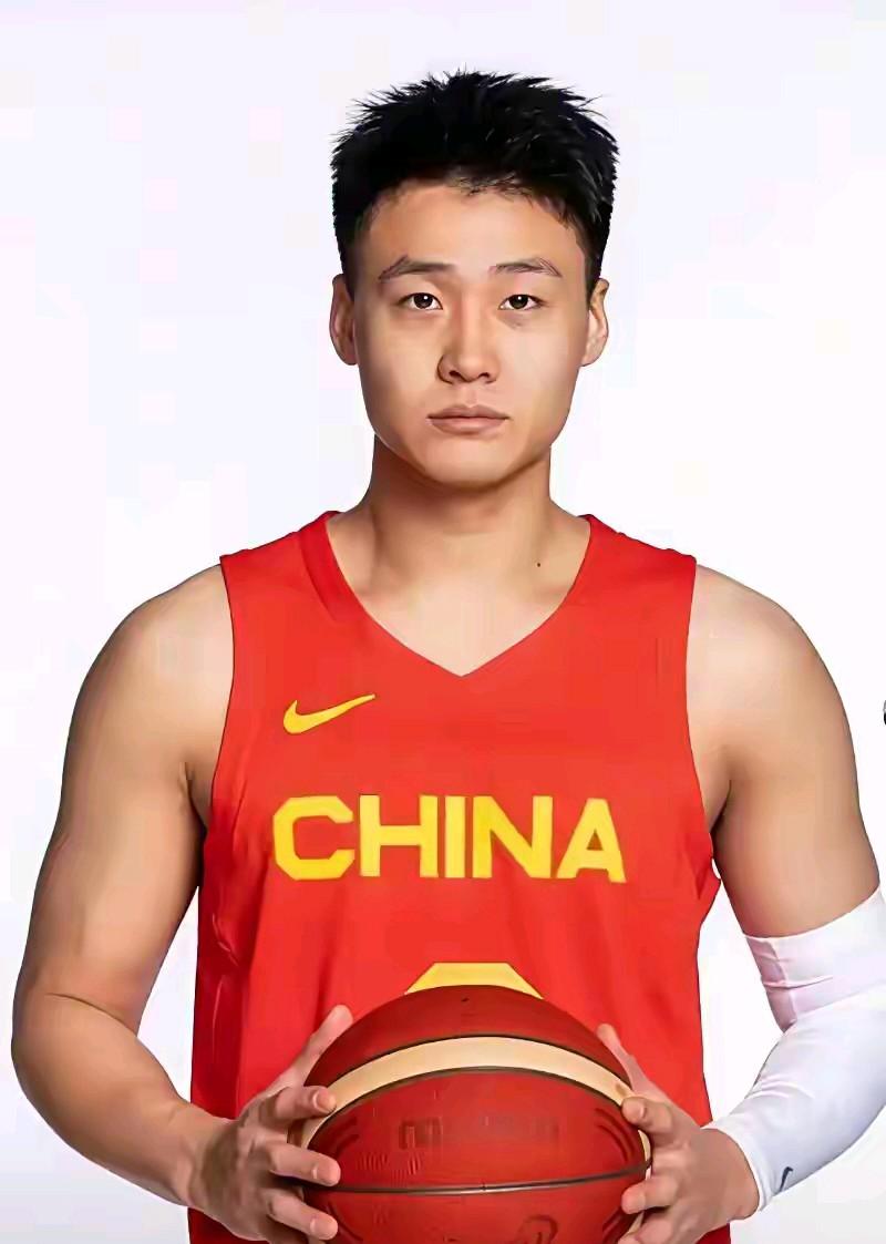 热身赛表现不佳的中国男篮，并不是真正意义的中国男篮。郭士强还是留了一手，不难看