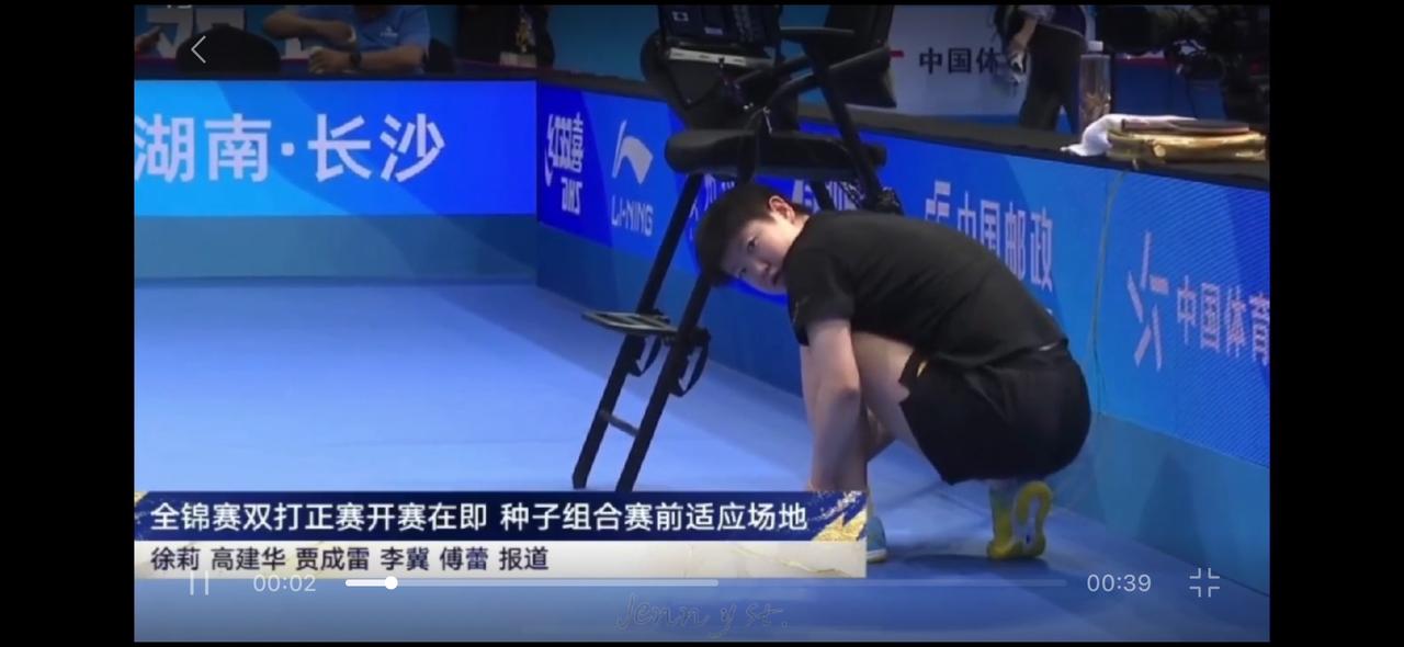 莎莎和头哥混双比赛，先自己练习一下，两个人对打是真有意思，这才是真正的默契，很舒