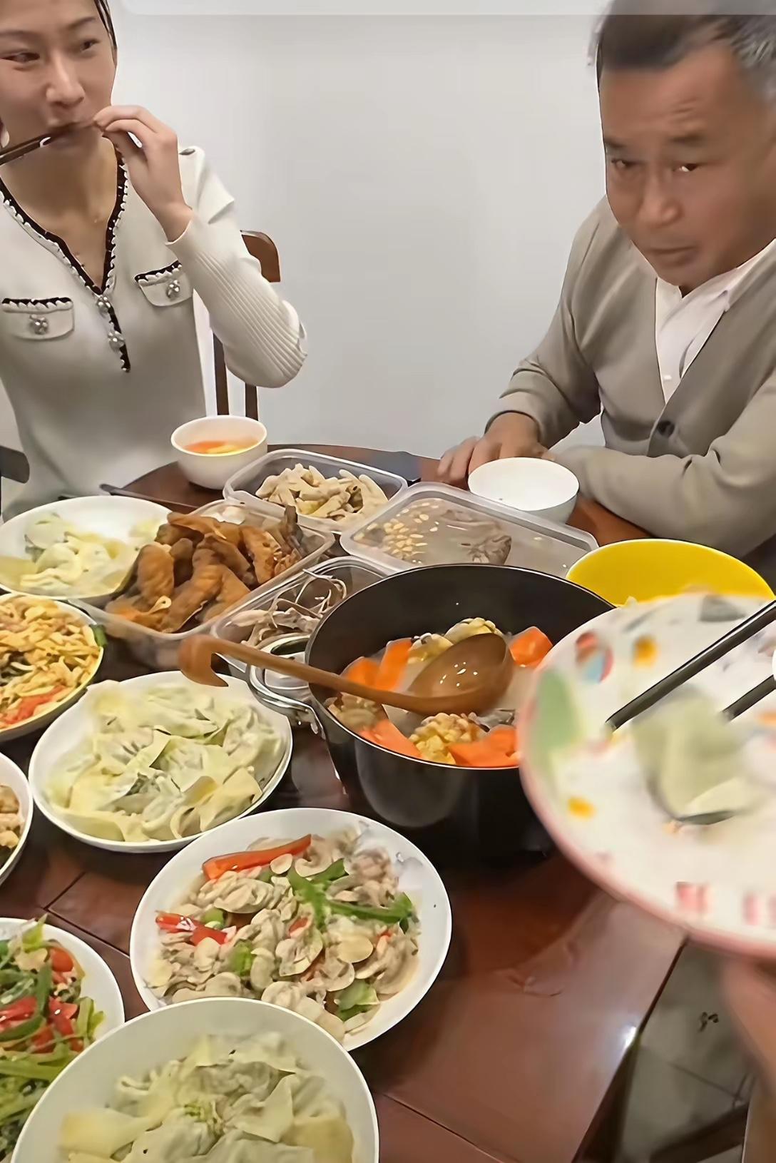 大师沈巍还是改不了这个毛病，他会经常有意无意的的测试身边人对他的态度！比