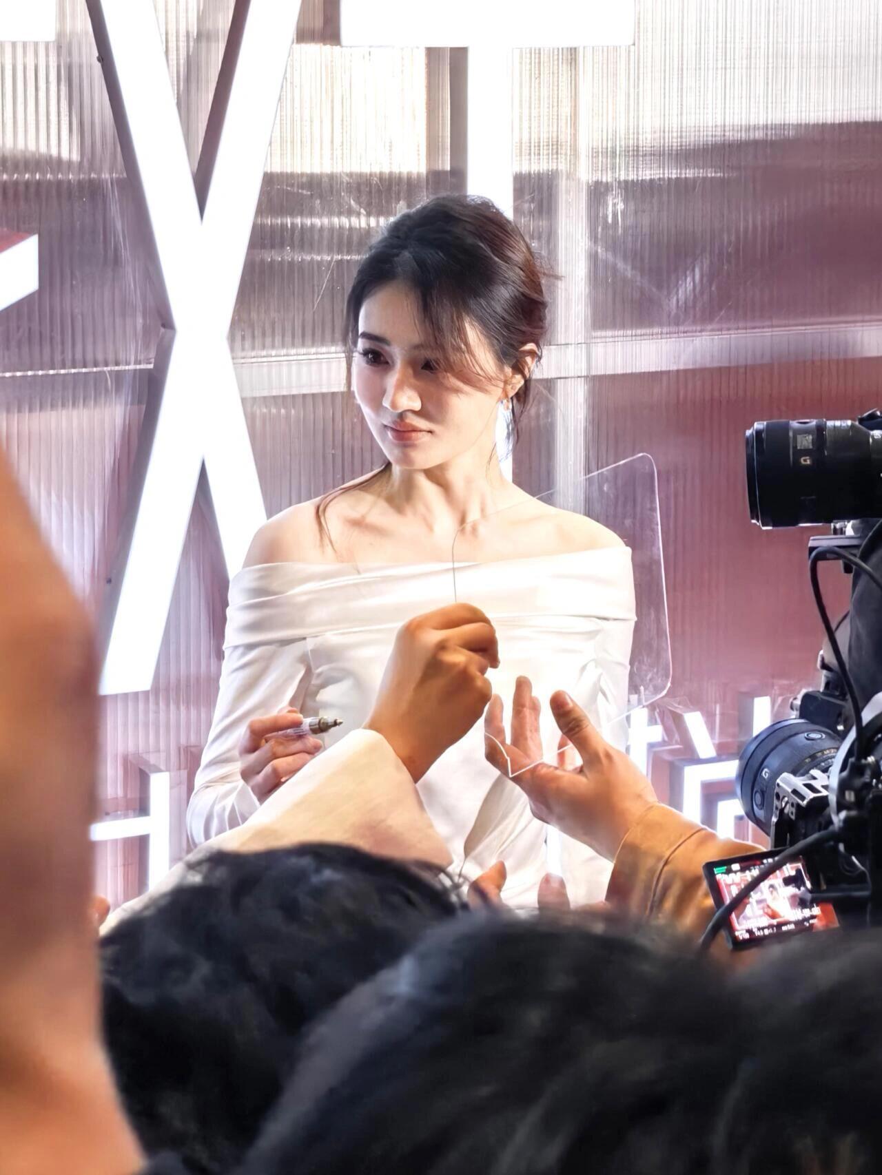 徐璐让世界上又多了一个伤心的人