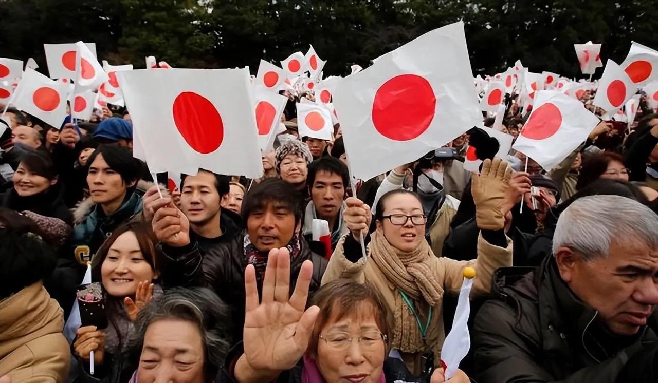 一个在日本的华人说了一段意味深长的话，大概意思是，如今中国如果和日本发生冲突，根