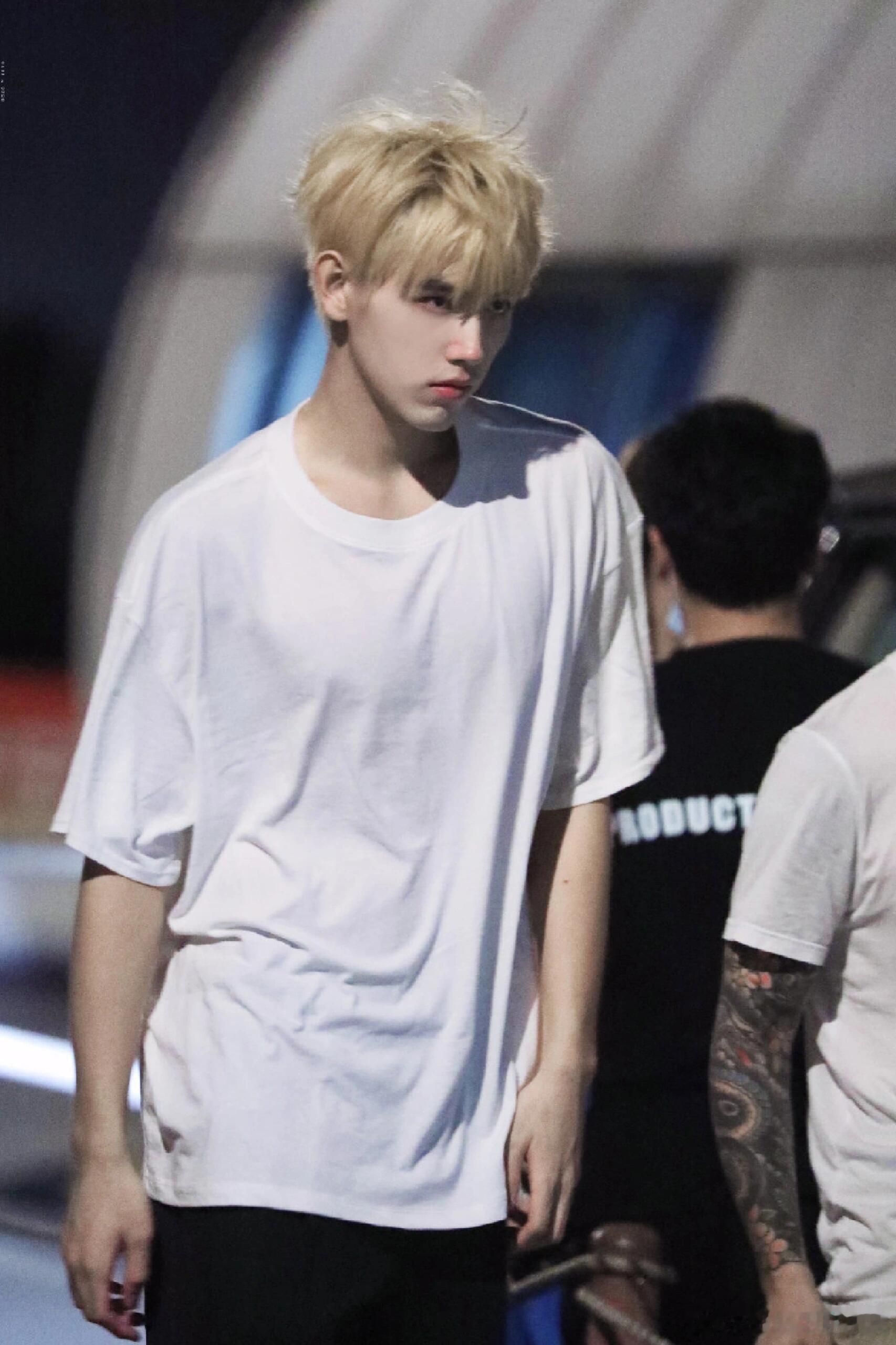 打火机时的阿瑟确实很惊艳